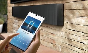 Samsung - Soundbar sekä matkapuhelin