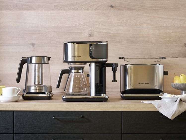 Russell Hobbs- veden- ja teenkeitin, kahvinkeitin ja leivänpaahdin