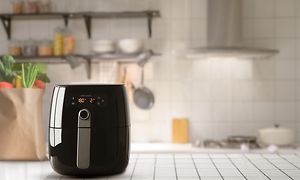 Airfryer keittiön pöydällä