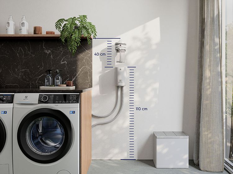 Electrolux-mikromuovisuodatin tukevasti asennettuna seinään