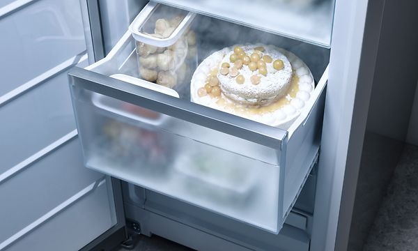 Miele XXL Box -säilytyslaatikko pakastimessa