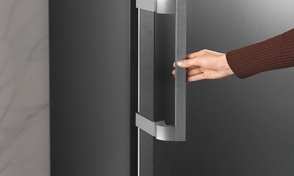 Miele-pakastin EasyOpen-ominaisuudella