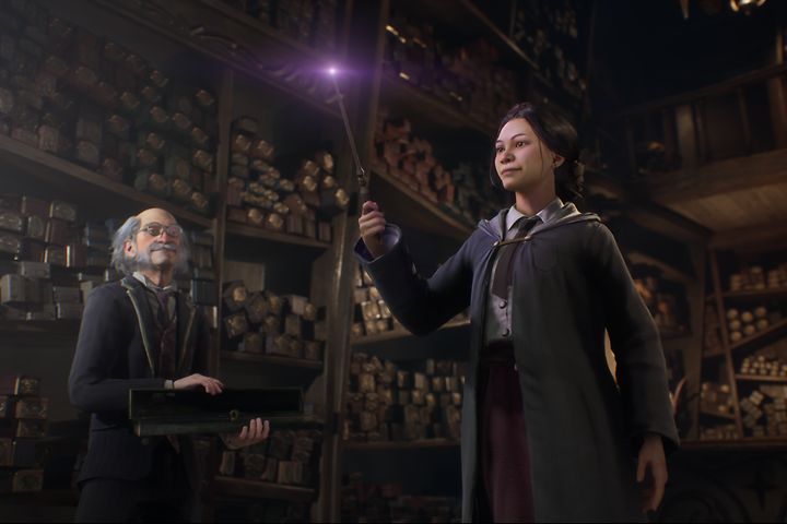 Hogwarts Legacy on immersiivinen avoimen maailman toimintaroolipeli - luo oma perintösi ja elä kirjoittamaton tarina.