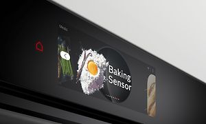 Lähikuva Bosch accent line Series 8 -uunin kosketusnäytöstä, jossa esillä PerfectBake-toiminto