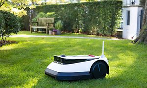 Ecovacs Goat robottiruohonleikkuri ja langaton rajojen asetus
