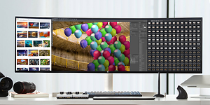 UltraWide-erikoislaajakuvanäyttö, jossa on värikkäitä kuvia valokuvaohjelmassa