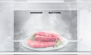 Samsung RZ32C7BB6WW -pakastin ja Metal Cooling -ominaisuus sisältä kuvattuna