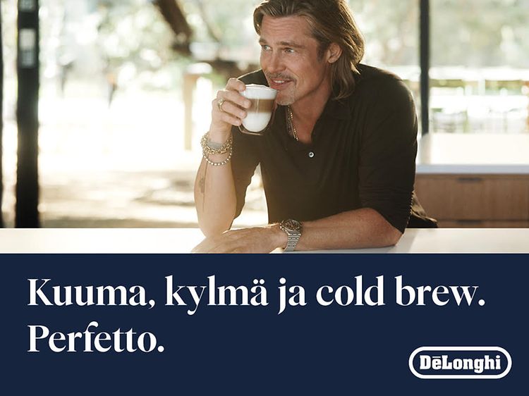 Näyttelijä Brad Pitt nauttii LatteCrema-kahvikupillisesta, joka on valmistettu DeLonghi Eletta Explore -kahvikoneella