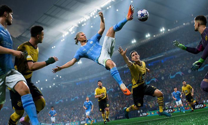 EA sports FC24 - Haaland-jalkapallopelaaja keskellä jalkapallokenttää