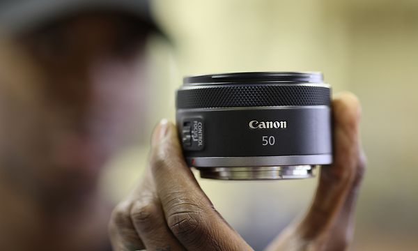 Canon EOS RF 50 mm - pieni ja kevyt objektiivi