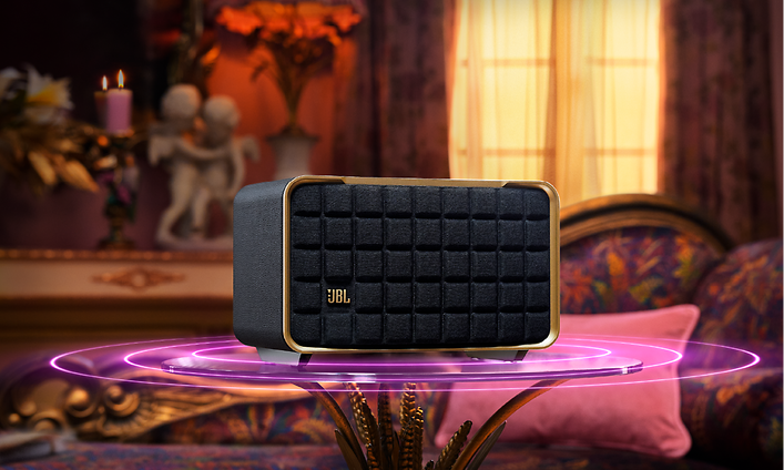 JBL Authentics 200 -kaiutin neonpunaisten valokehien ympäröimänä