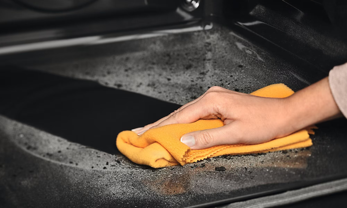 Cleaning of oven after pyrolytic
