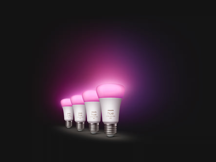 4 Philips Hue lamppua - älyvalaistus