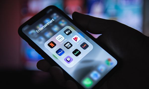 Älypuhelin televisio- ja elokuvasovelluksilla